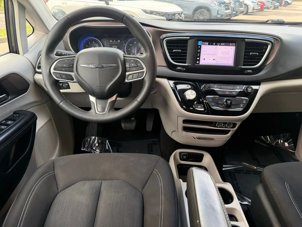 Used 2023 Crystal Metallic Chrysler LX image 12