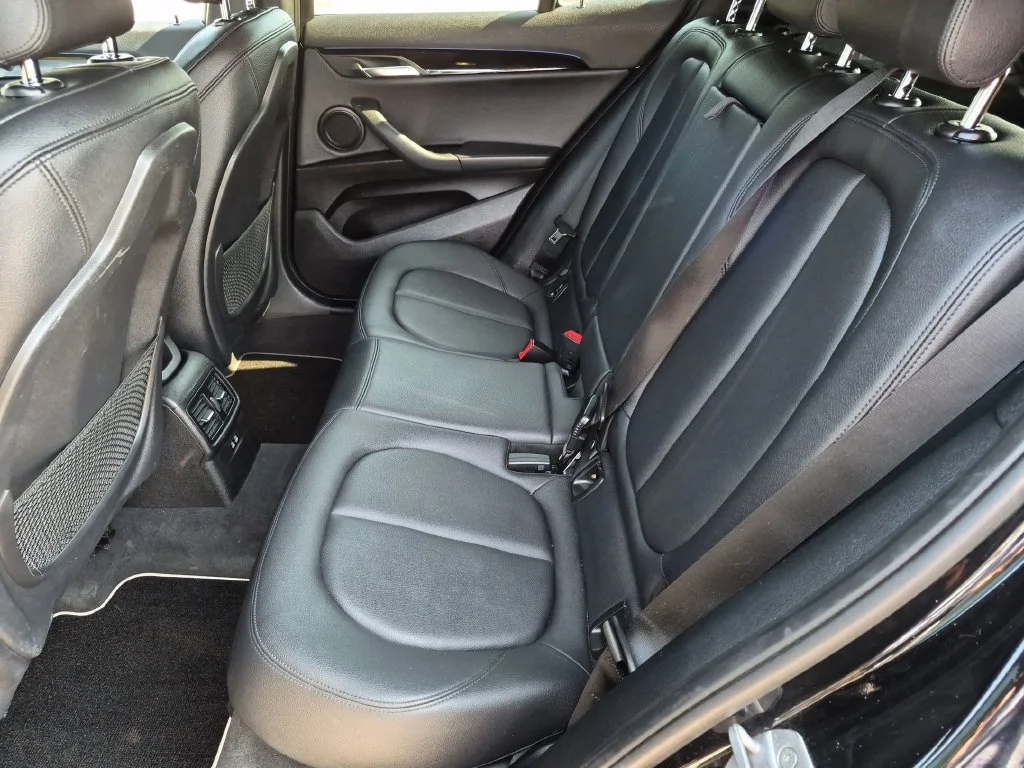 Used 2018 Black BMW sDrive28i image 25