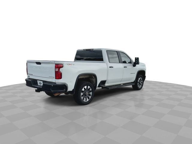 Used 2021 SUMMIT WHITE Chevrolet Custom image 8