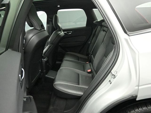 2022 VOLVO XC60 - Image 21