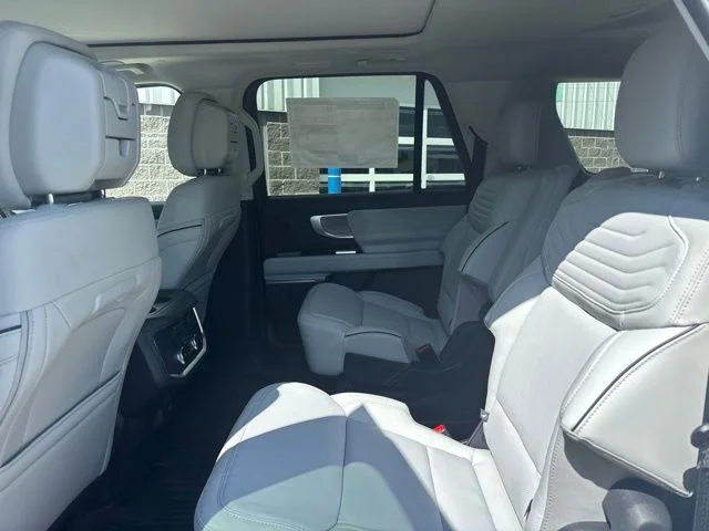 New 2027 Star White Metallic Tri-Coat Ford Platinum image 68