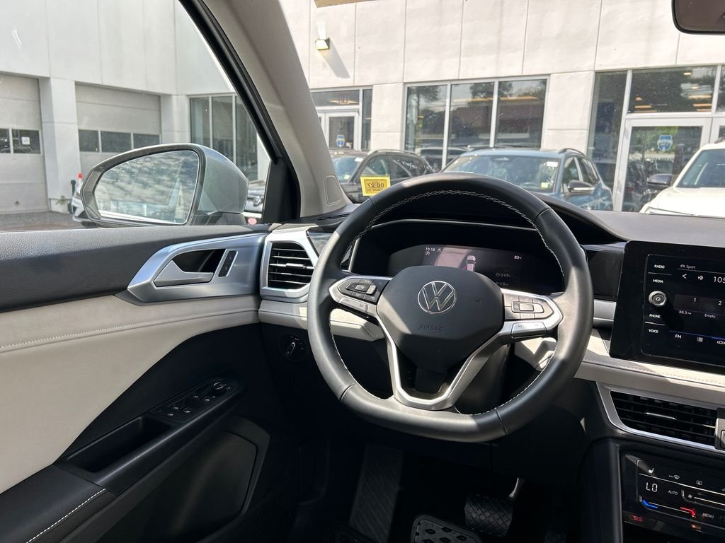 Used 2025 Silver Volkswagen 1.5T SE image 26