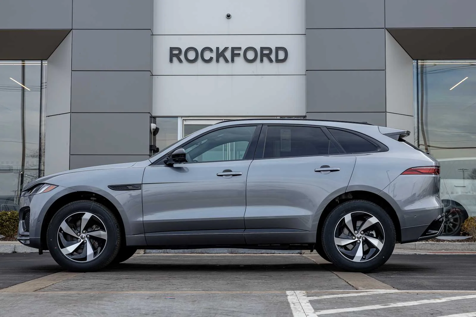 2026 Jaguar F-Pace R-Dynamic S - Photo 6