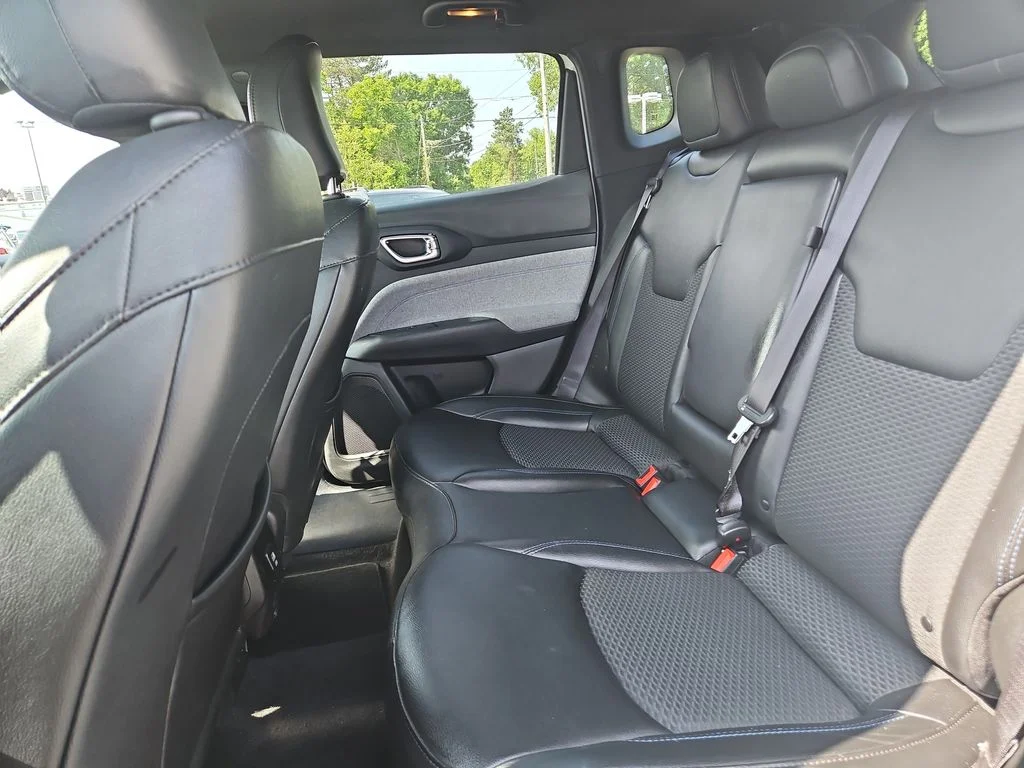 Used 2024 White Jeep Latitude image 14