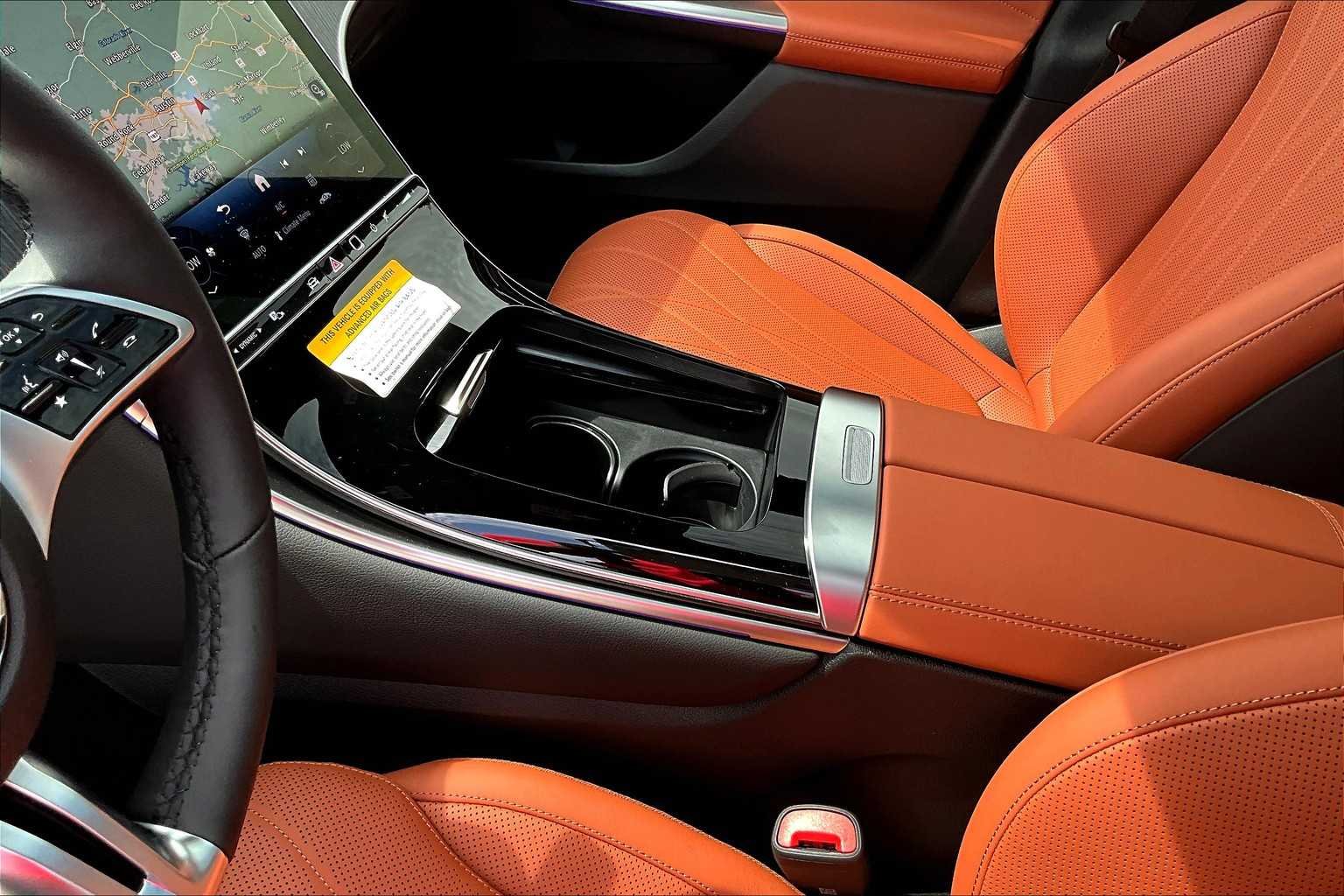 New 2026 Polar White Mercedes-Benz GLC 300 image 7