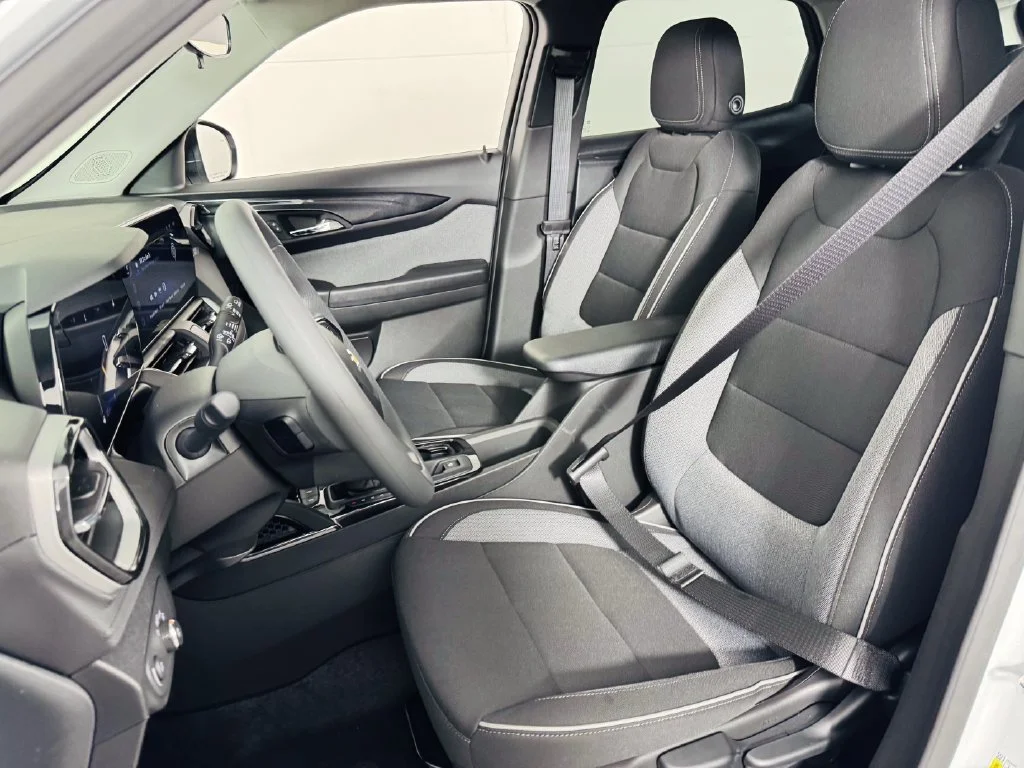 Used 2026 Summit White Chevrolet LS image 7