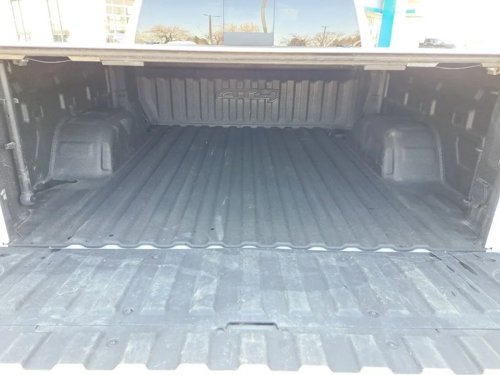 Used 2023 Summit White GMC AT4 image 26