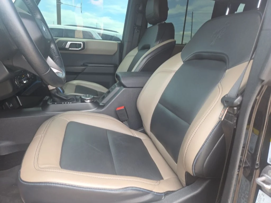 Used 2024 Black Ford Wildtrak image 14