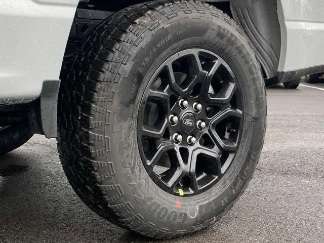 New 2026 Avalanche Ford XLT image 9