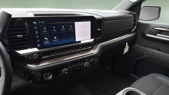 Used 2024 Sterling Gray Metallic Chevrolet LT (2FL) image 23