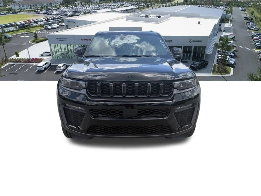 New 2026 Diamond Black Crystal Pearl-Coat Exterior Paint Jeep Limited image 12