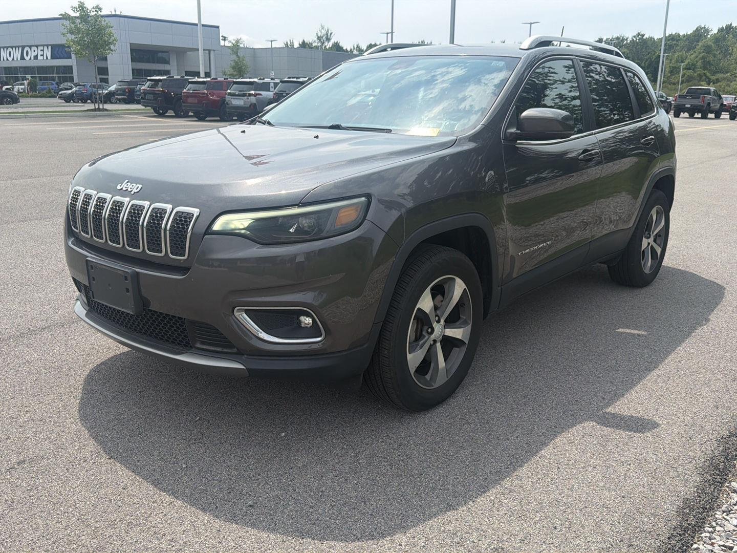 Used 2019 Granite Crystal Metallic Clearcoat Jeep Limited image 8
