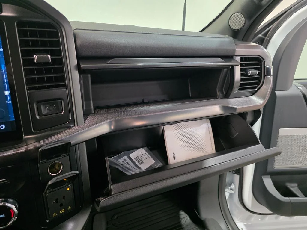 Used 2025 White Ford Lariat image 23