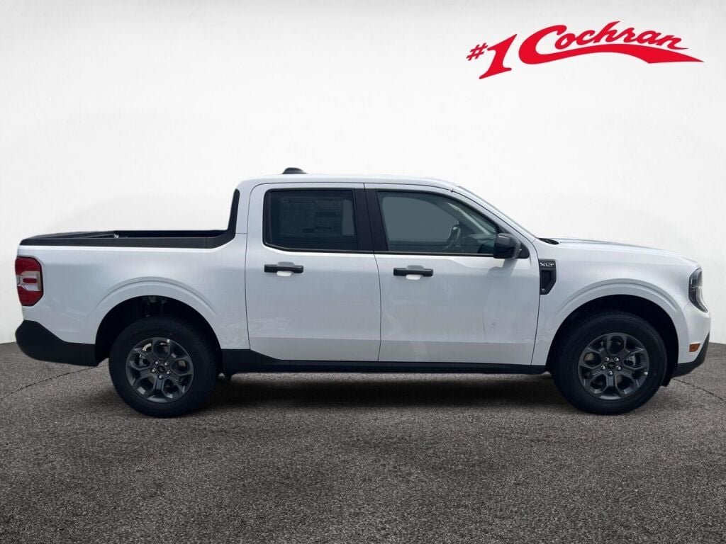 New 2026 Oxford White Ford XLT image 6