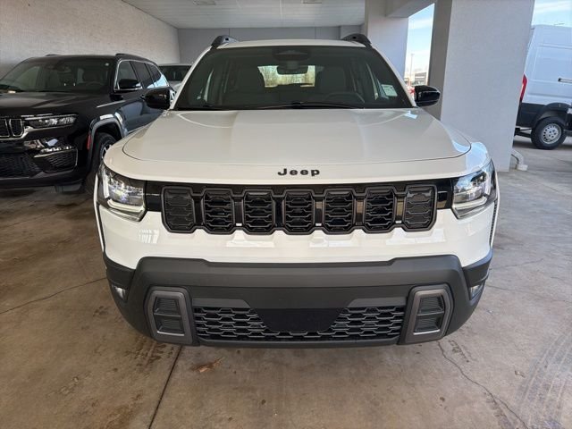 New 2026 Bright White Clear-Coat Exterior Paint Jeep Laredo image 10