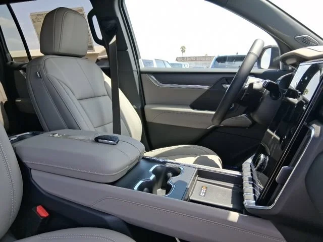 2026 GMC Acadia Elevation - Photo 17