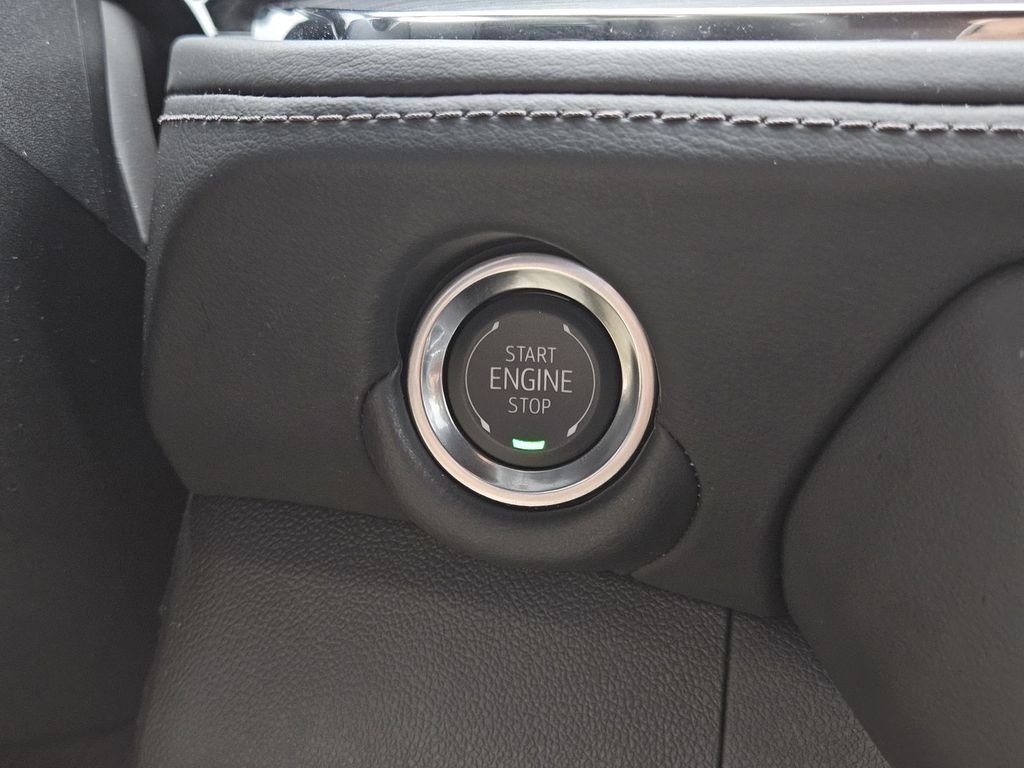 Used 2025 Black Chevrolet Z71 image 27