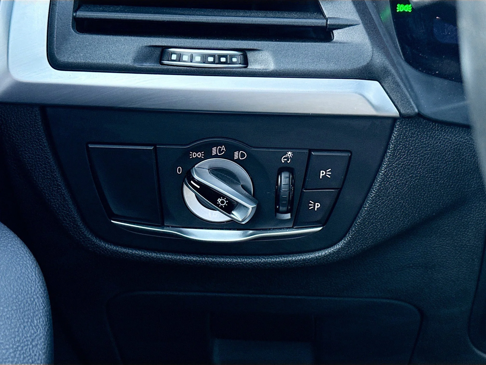 Used 2024 Black Sapphire Metallic BMW xDrive30i image 35