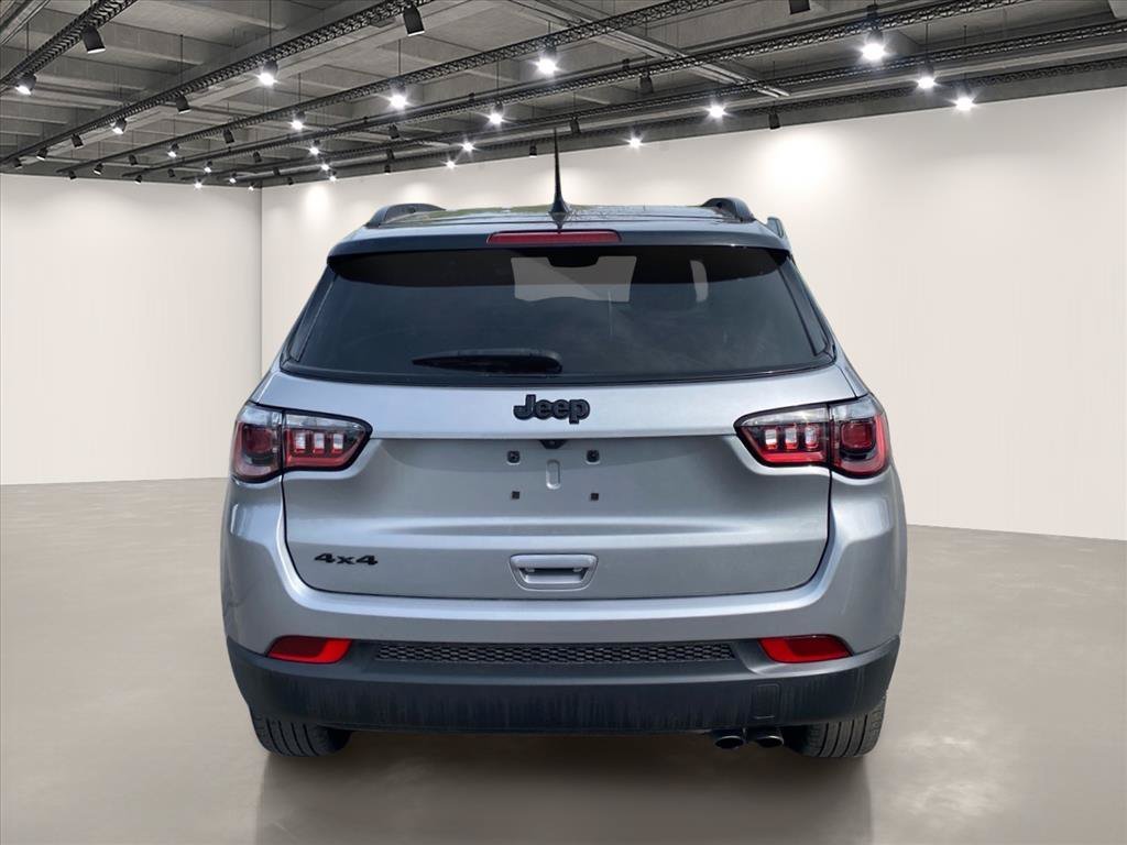 Used 2022 Billet Silver Metallic Clearcoat Jeep Altitude image 6