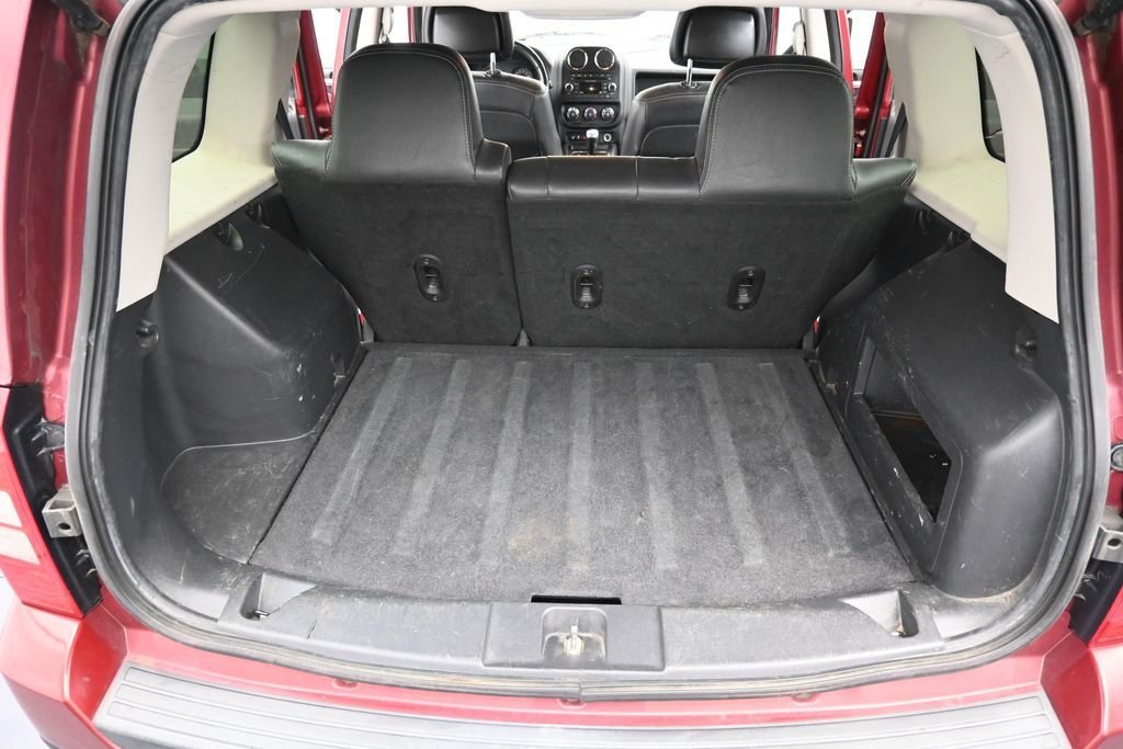 Used 2014 Deep Cherry Red Crystal Pearlcoat Jeep Latitude image 29