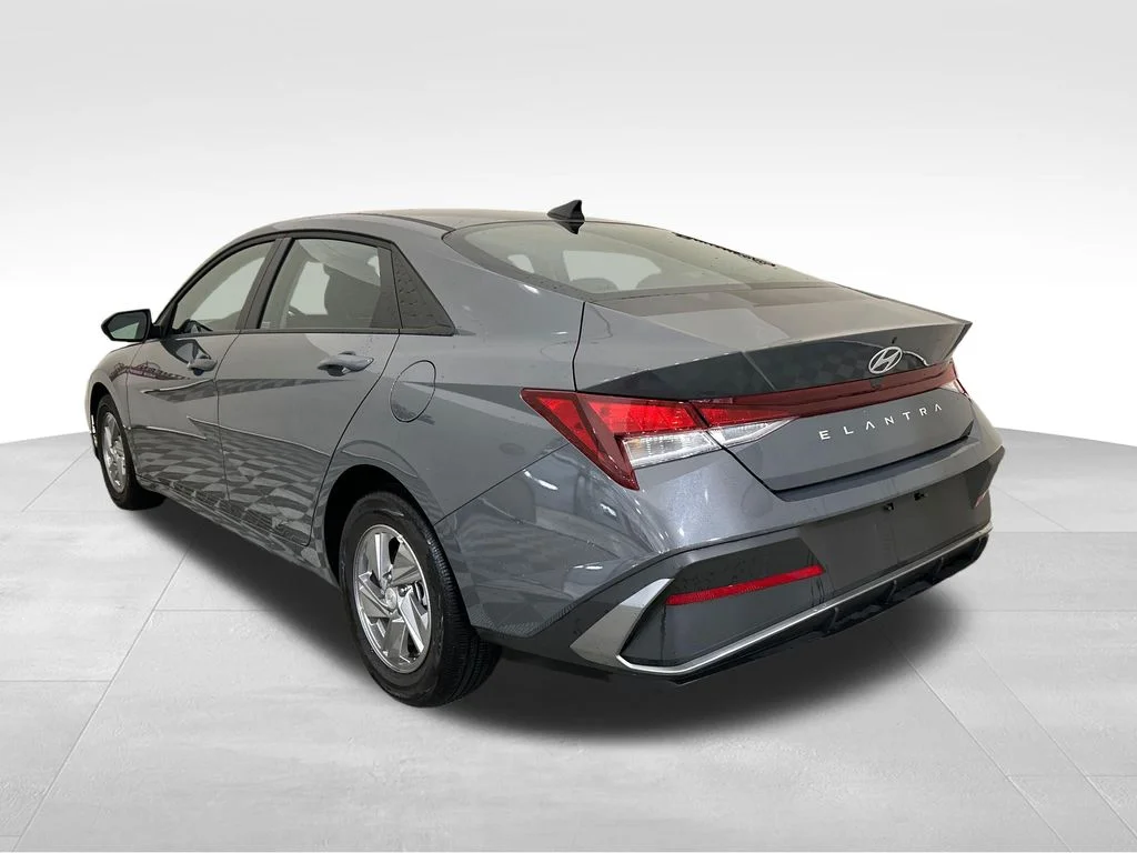 Used 2025 Gray Hyundai SE image 3