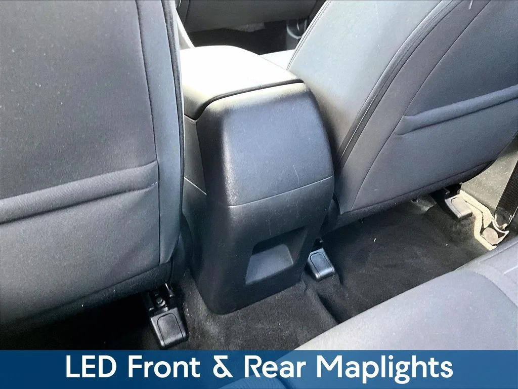 Used 2023 Green Hyundai SEL image 15