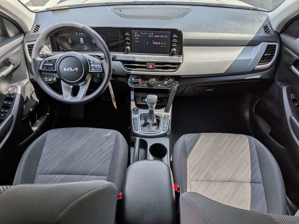 Used 2024 White Kia LX image 19