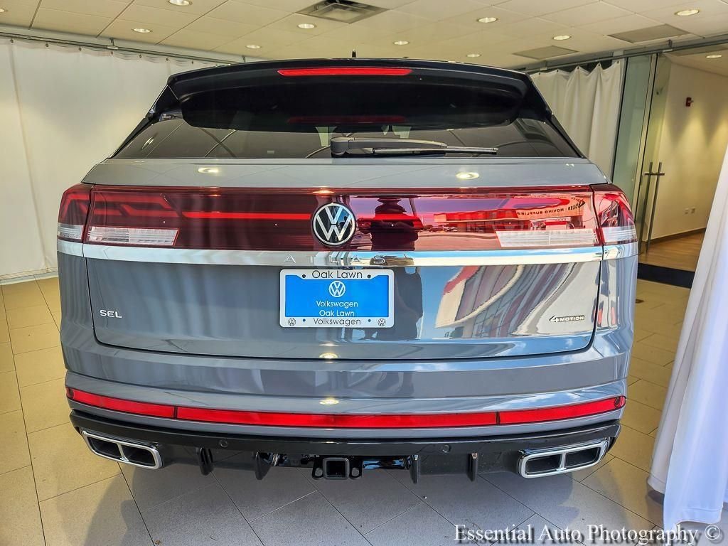 New 2026 Pure Gray Volkswagen 2.0T SEL Premium R-Line image 4