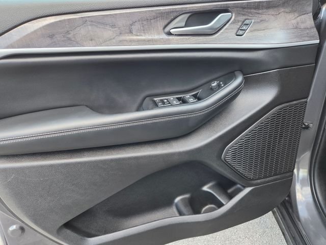 Used 2024 Gray Jeep Limited image 11