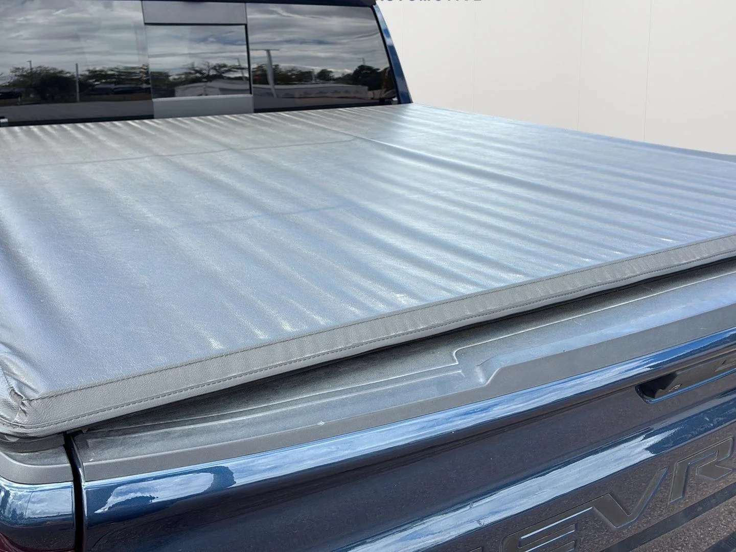 Used 2020 Northsky Blue Metallic Chevrolet High Country image 20