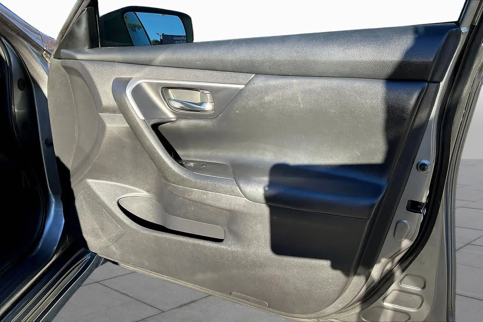 Used 2016 Gun Metallic Nissan 2.5 S image 21