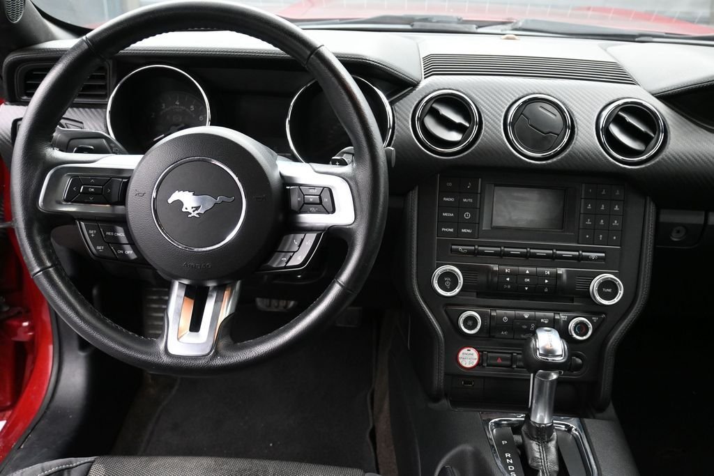 Used 2016 Red Ford V6 image 19