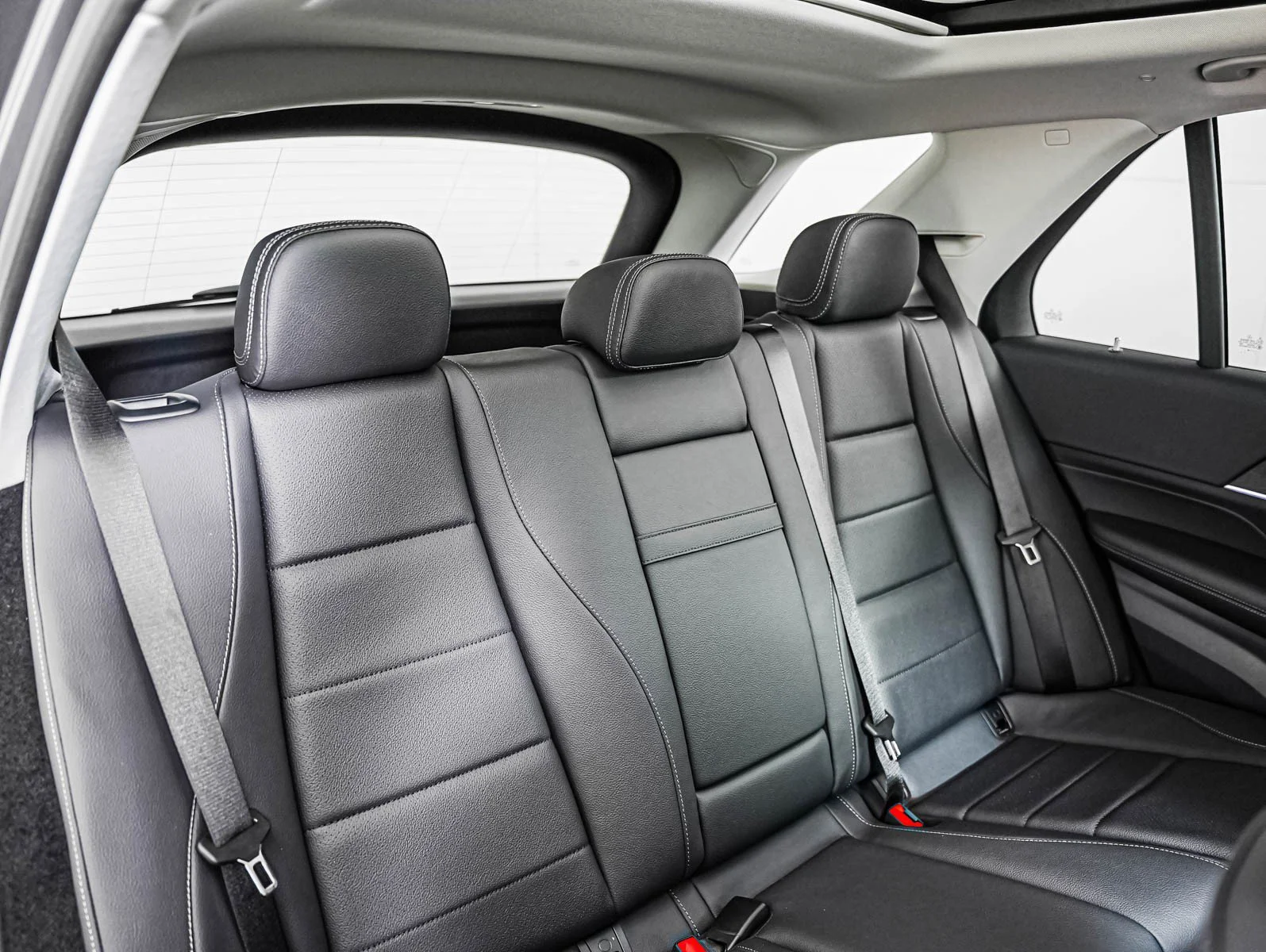 New 2026 Selenite Grey Metallic Mercedes-Benz 450 4MATIC® image 13