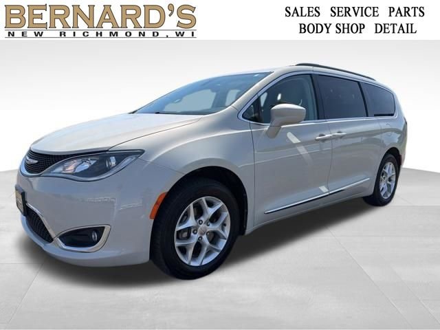 Used 2017 White Chrysler Touring L image 1