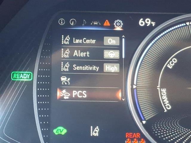 2025 Lexus ES Hybrid 300h - Photo 13