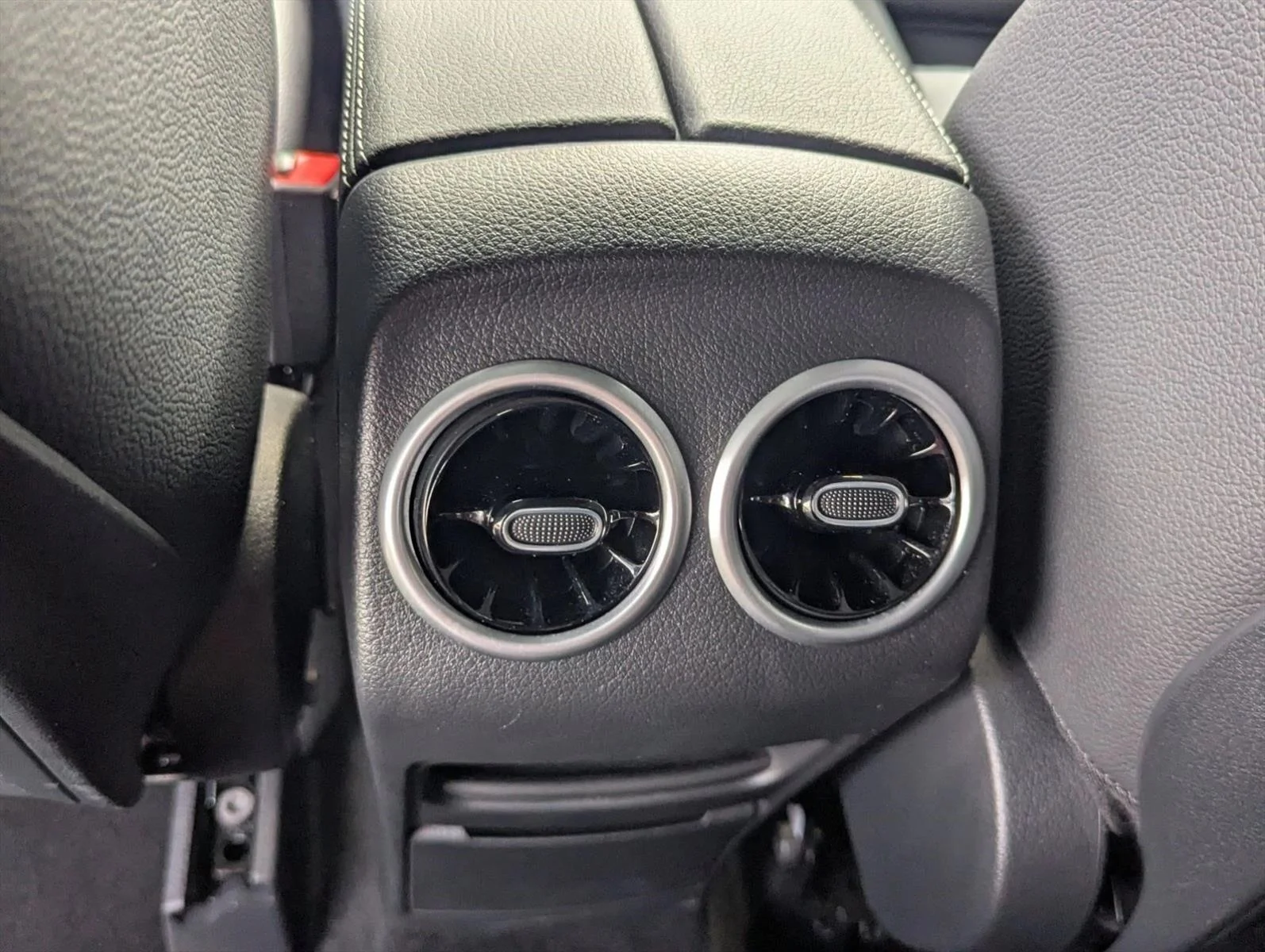 Used 2026 Night Black Mercedes-Benz GLA 250 image 17