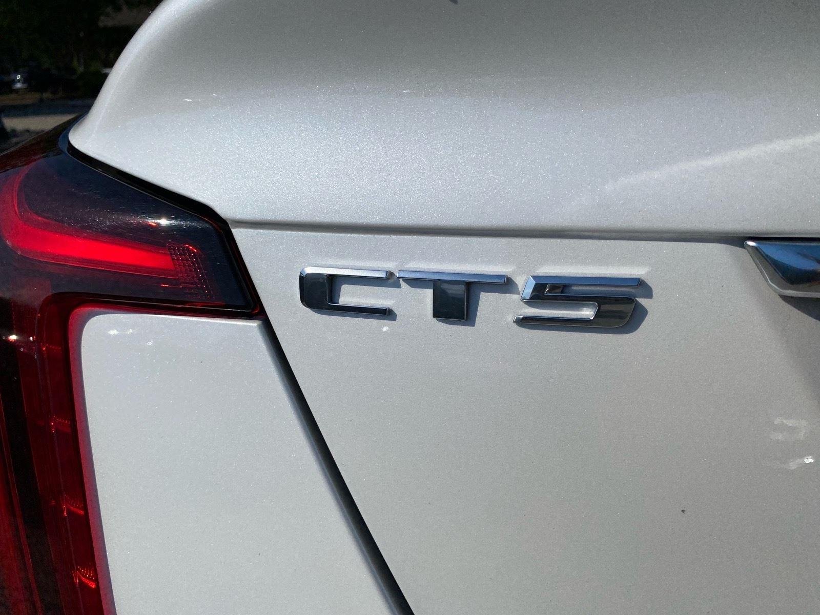 Used 2025 Crystal White Tricoat Cadillac Premium Luxury image 9