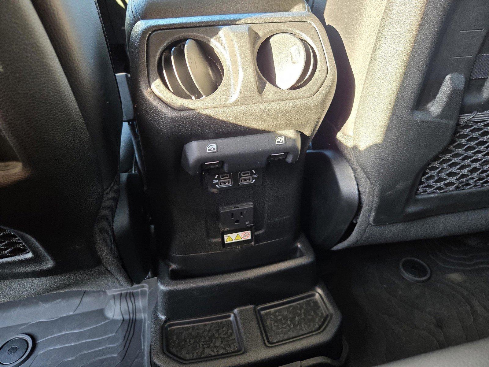 Certified Used 2023 Black Clearcoat Jeep Rubicon image 11