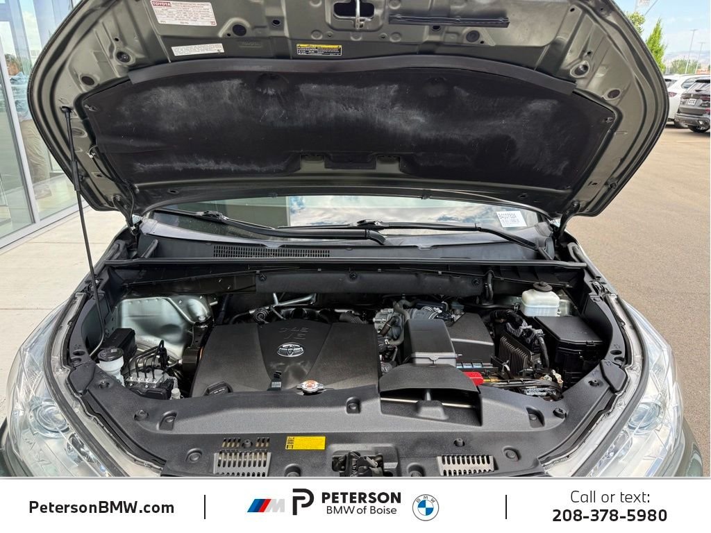 Used 2019 Green Toyota XLE image 40