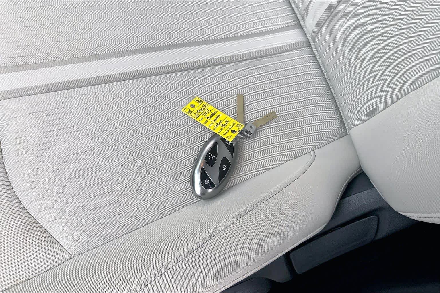Used 2025 Abyss Black Hyundai SE image 14