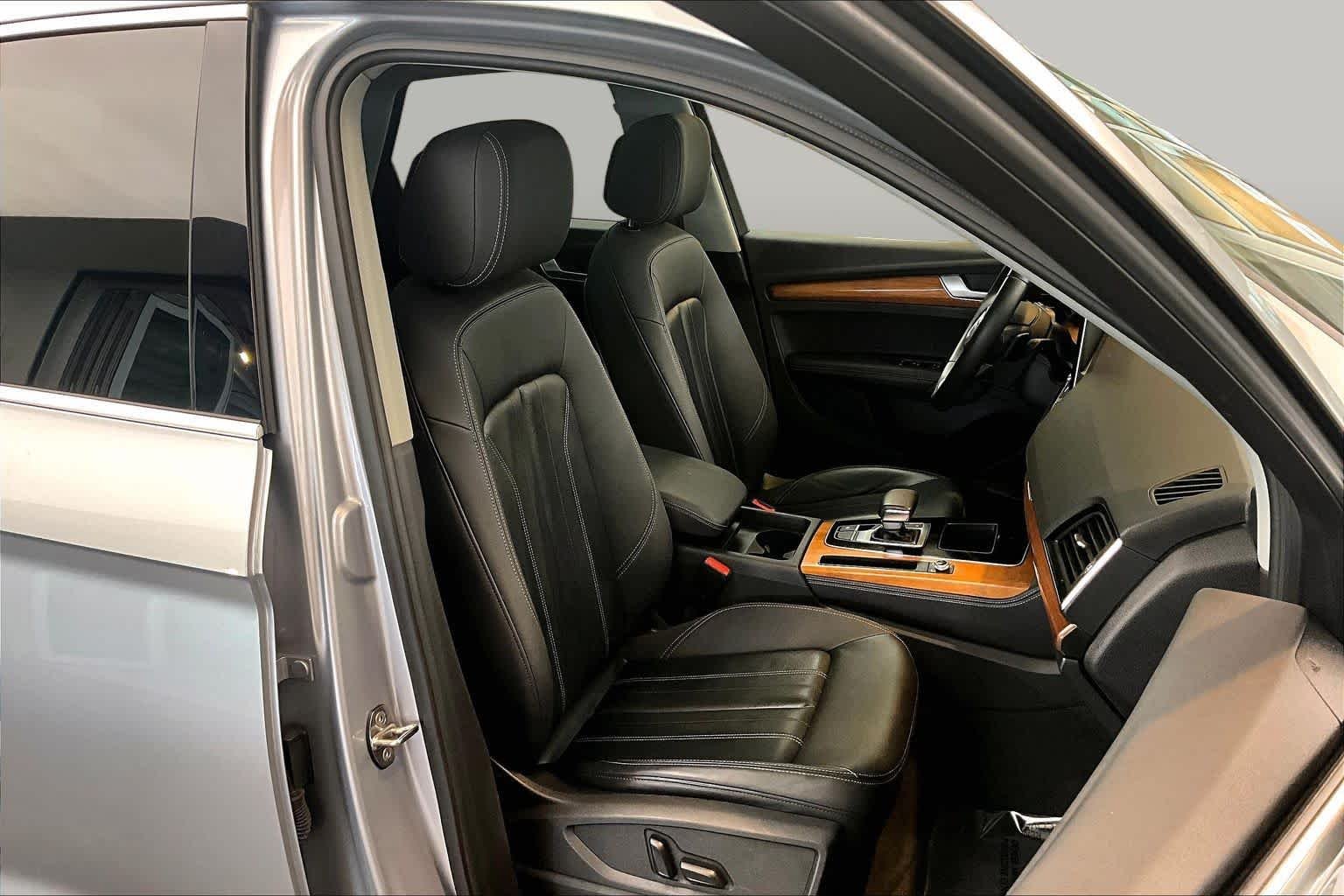 Used 2023 Florett Silver Metallic Audi S line Premium Plus image 9