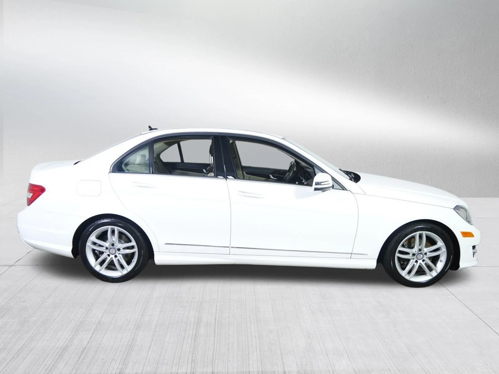 Used 2014 Diamond White Metallic Mercedes-Benz C 300 Sport image 8