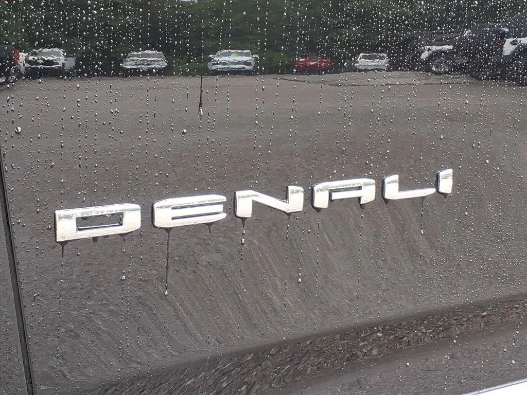 Used 2024 Black GMC Denali image 4