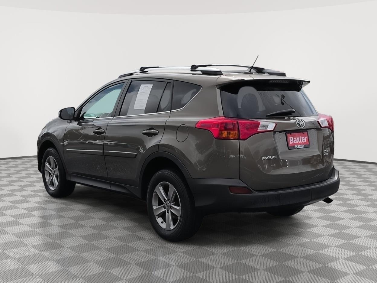 Used 2015 Pyrite Mica Toyota XLE image 18