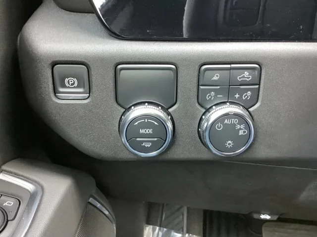 2024 GMC Sierra 1500 SLE - Photo 20