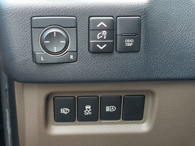 Used 2020 Black Lexus 460 image 27