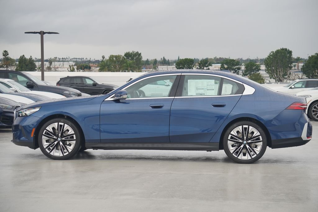 Used 2026 Phytonic Blue Metallic BMW 530i image 4