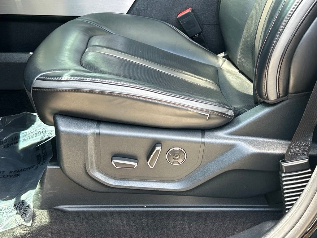 Used 2019 Black Ford Platinum image 16