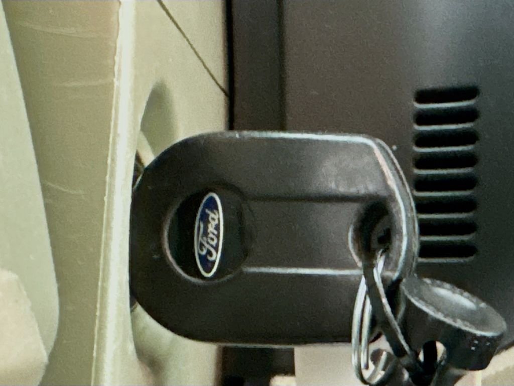 Used 2013 Ingot Silver Ford XLT image 18