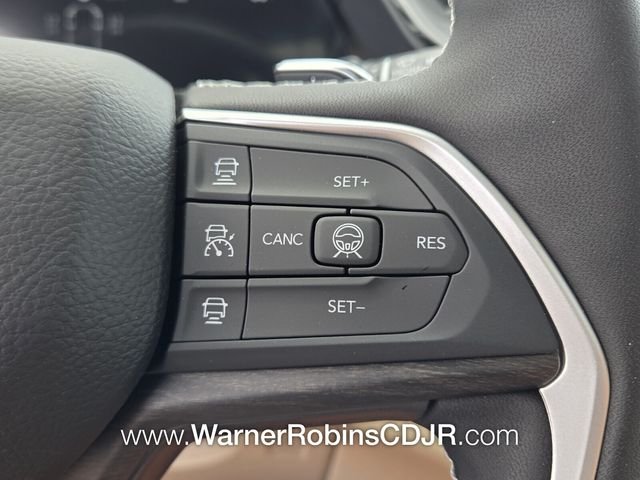 New 2026 Diamond Black Crystal Pearl-Coat Exterior Paint Jeep Limited image 29